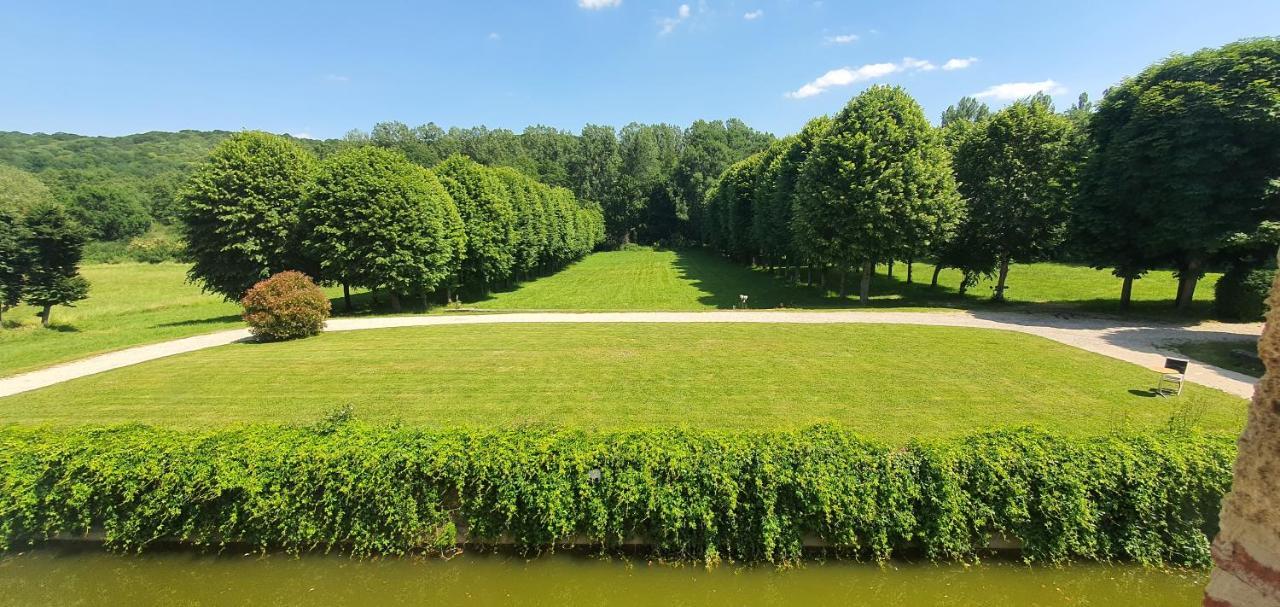 Chateau De La Cour Senlisse 外观 照片
