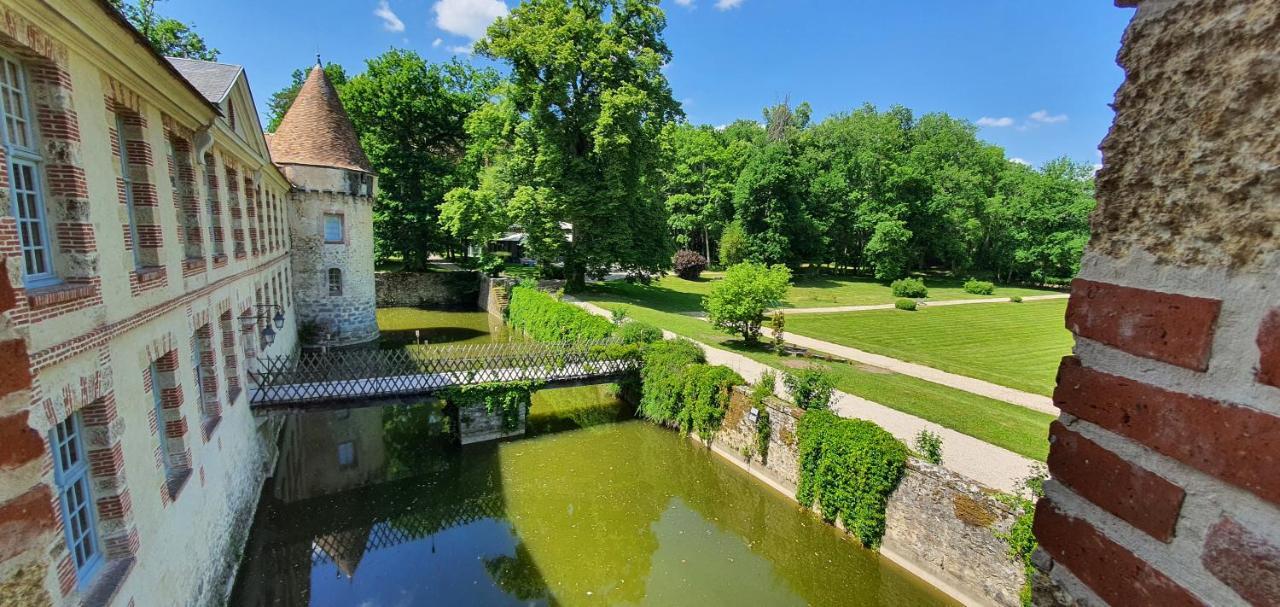 Chateau De La Cour Senlisse 外观 照片
