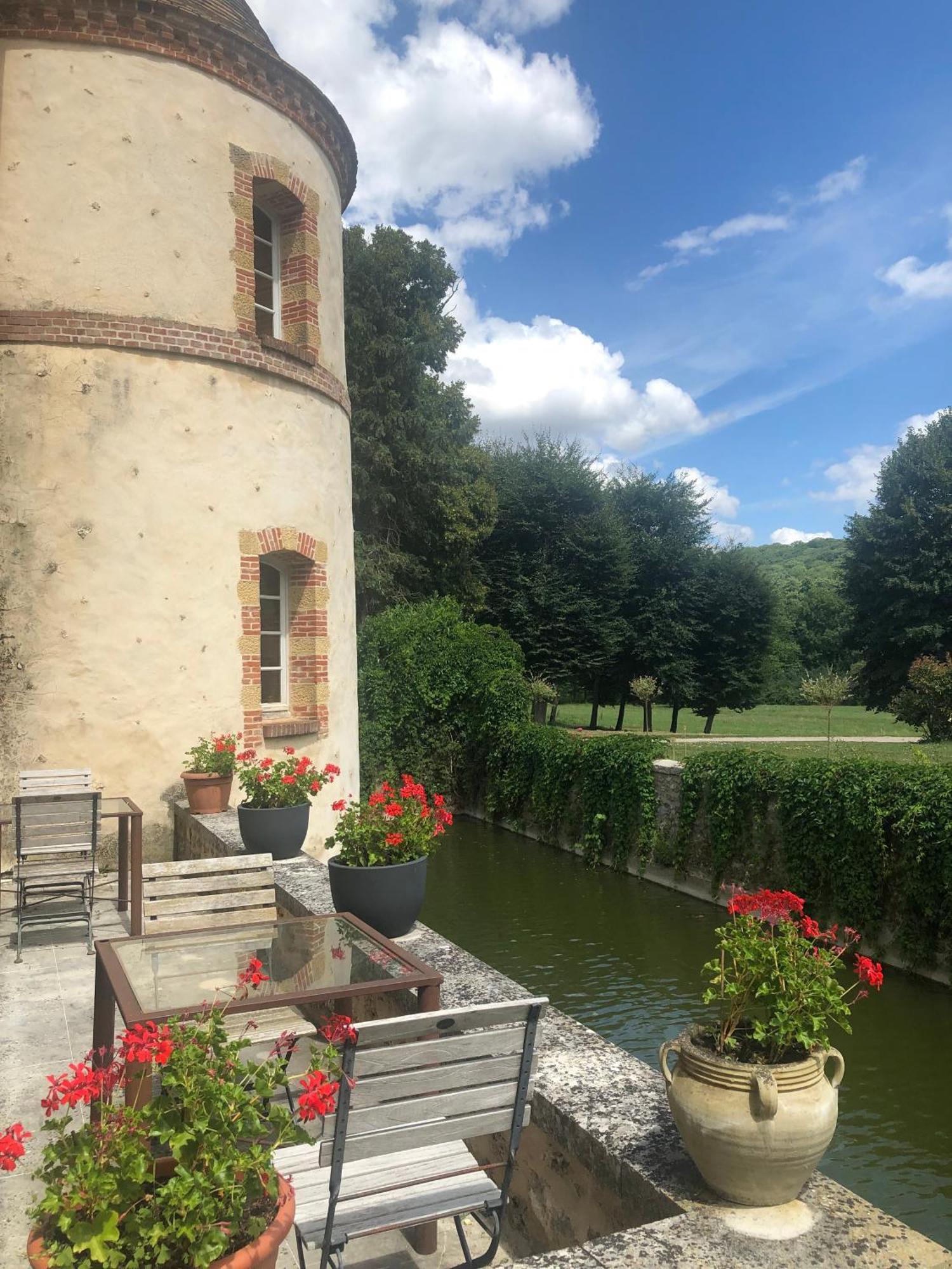 Chateau De La Cour Senlisse 外观 照片