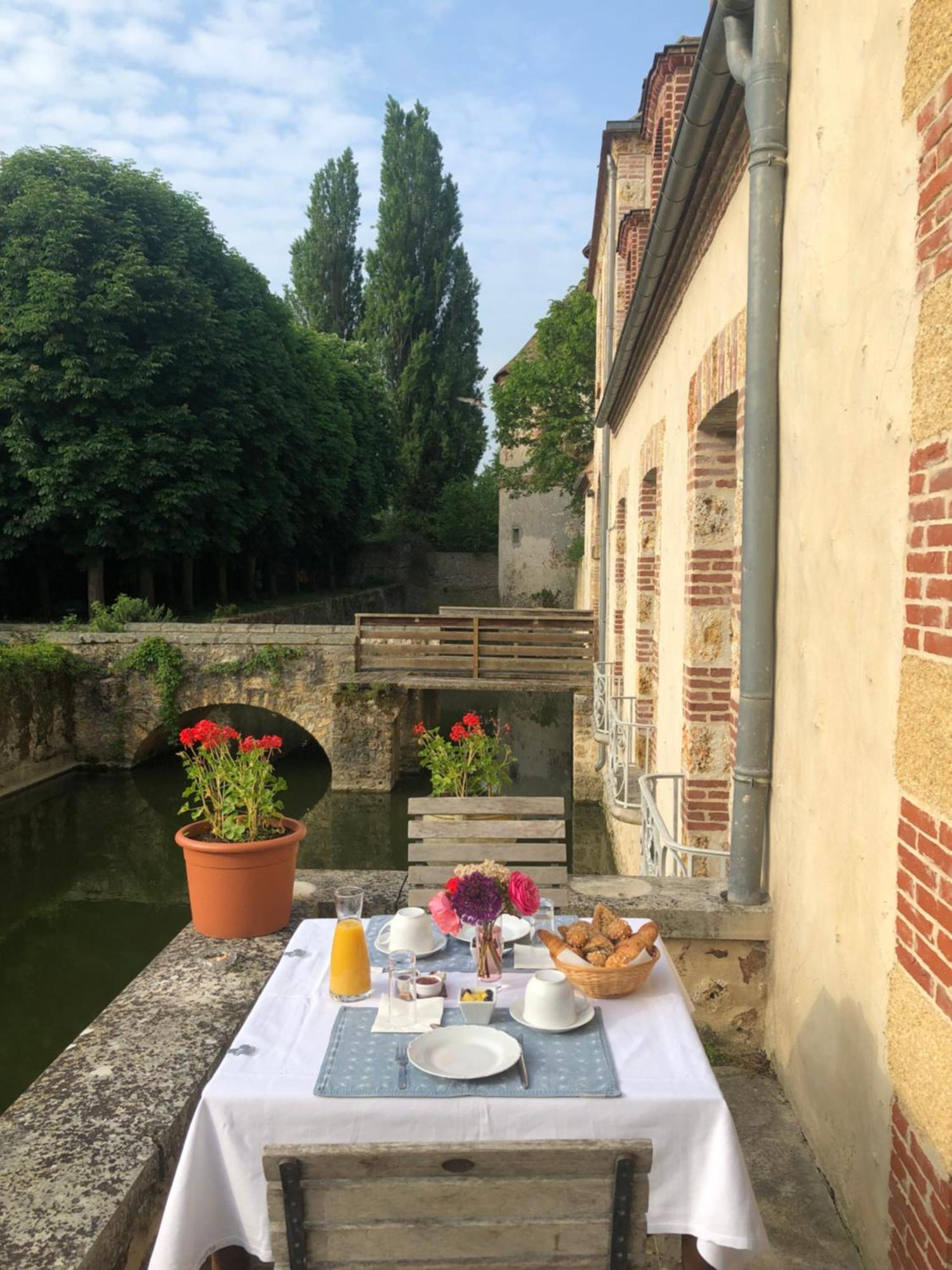 Chateau De La Cour Senlisse 外观 照片