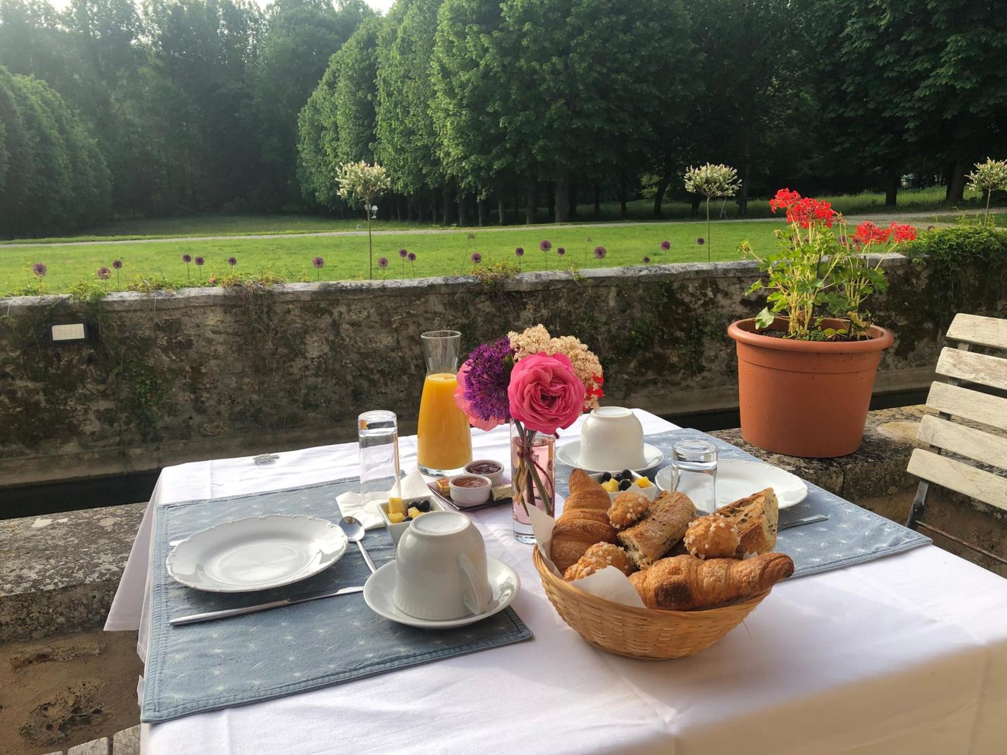 Chateau De La Cour Senlisse 外观 照片